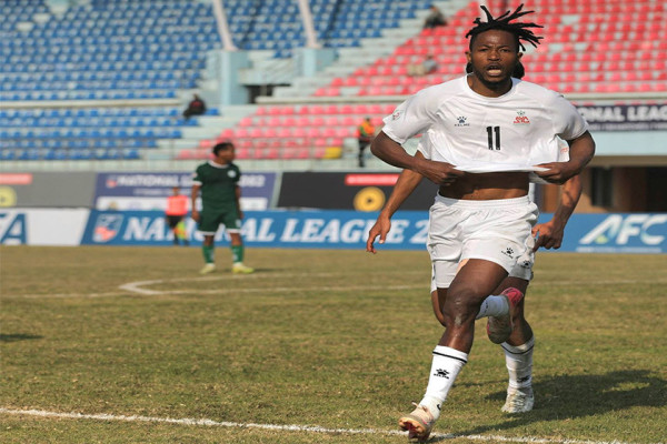 सातदोबाटोद्वारा मनाङ स्तब्ध